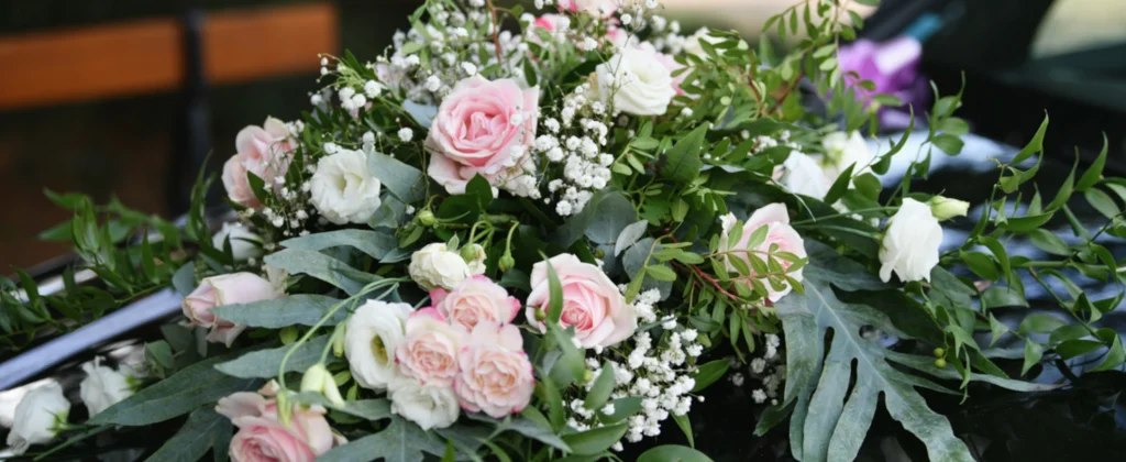 Che differenza c'è tra esequie e funerale